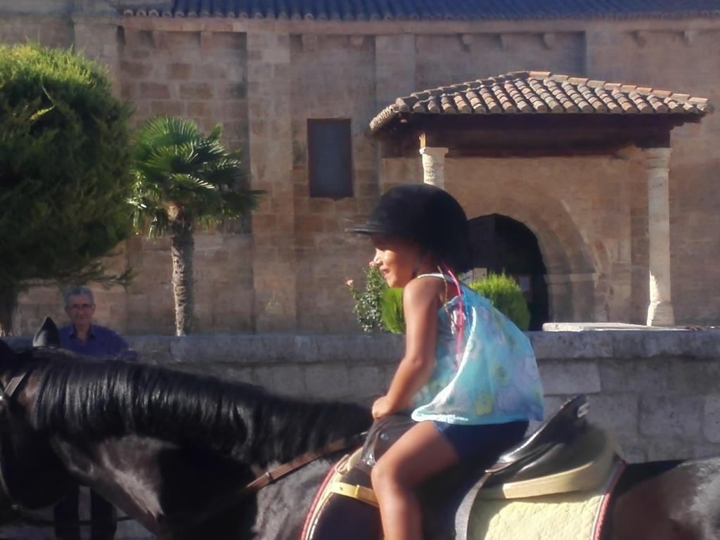 Camping Cubillas Cubillas de Santa Marta Екстер'єр фото